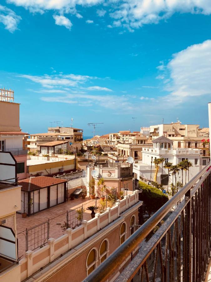 Апартаменты Piazza Veneto House Тропея Экстерьер фото